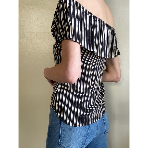 Reformation off the shoulder blouse - Picture 11 of 12